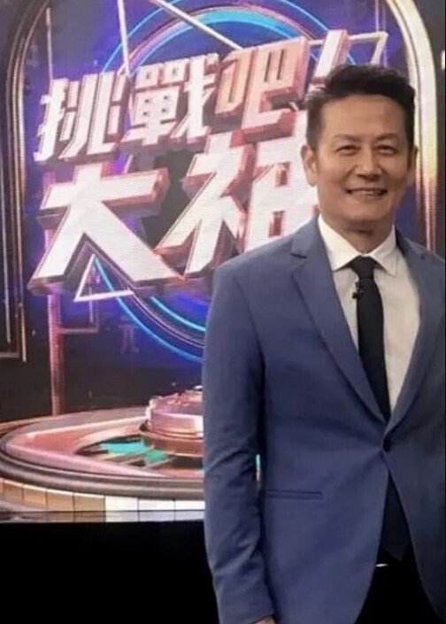 推特高颜值女神Song顶级尤物反差情趣制服勾引金主！无套疯狂抽插视频流出！ - 四色